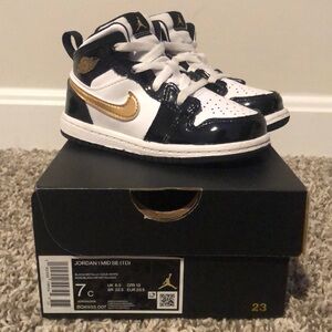 2019 Air Jordan 1 Mid Patent SE (TD) “Black Gold”